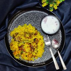 A picture of Chicken dum biryani.