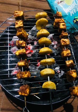 A picture of Barbeque masala paneer and potato.