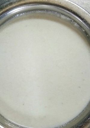 A picture of White gravy.