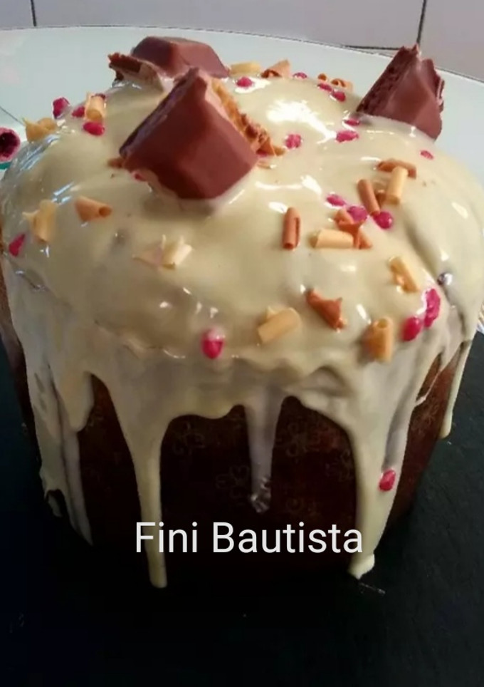 Una foto de Panettone de chocolate blanco