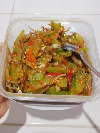 Langkah Mudah untuk Membuat Tumis pare teri pedas, Enak Banget