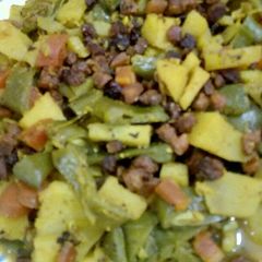 A picture of Sim aloo sabjhi.