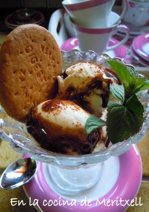 Una foto de Helado de plátano y canela