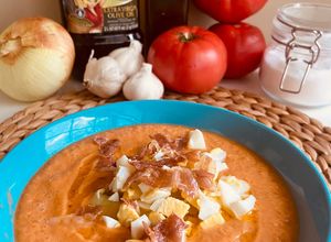 Una foto de Gazpacho andaluz 🍅🥒!!