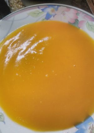 Una foto de Sopa crema de zapallo papa y cebolla