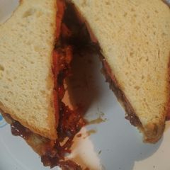 A picture of Garlicky Hotdogs with Smoked Pork.