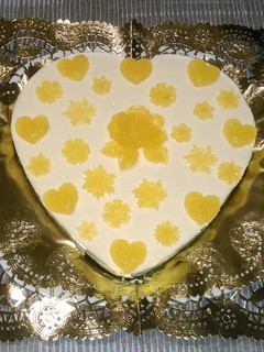Una foto de Tarta de mandarina ecológica con gominolas caseras light