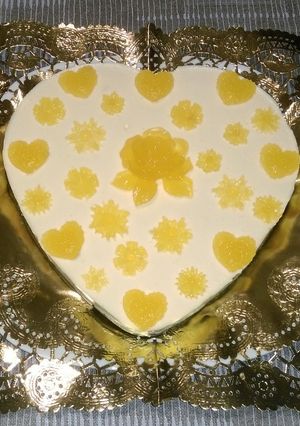 Una foto de Tarta de mandarina ecológica con gominolas caseras light