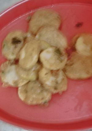A picture of Potato chips pakoda.