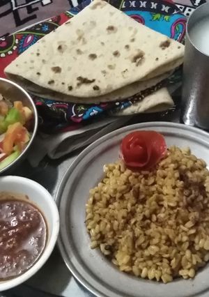 A picture of Daal maash fry... in dhaaba style.
