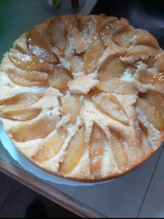 Una foto de 🥧🍎Torta de manzana invertida🍎🥧