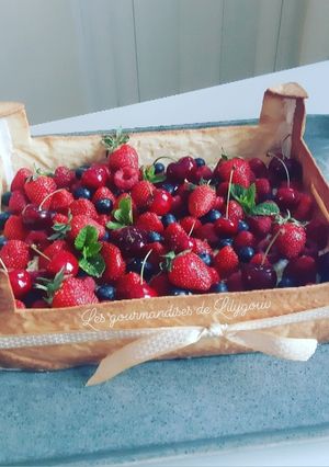 Une photo de Tarte façon cagette de fruits