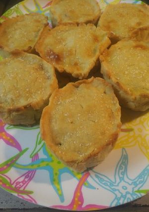 A picture of Beef Hand Pies.