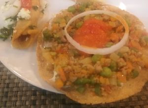 Una foto de Tostadas de carne y verduras😋