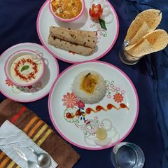 A picture of My veg platter ‐paneer makhani.
