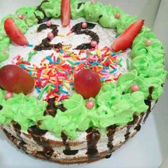 A picture of Vanilla Peppermint Cake.