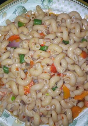 A picture of Macaroni.