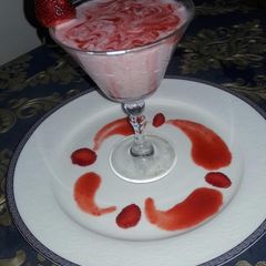A picture of Strawberry Creamy yogurt.