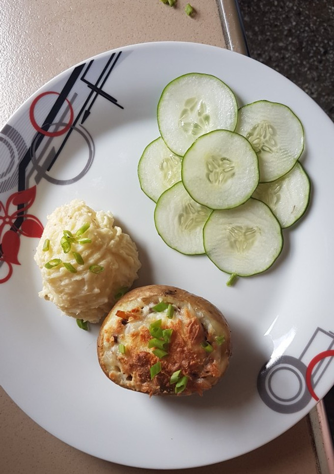 Una foto de Patatas rellenas gratinadas al horno