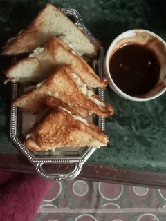 ब्रेड चीज़ के सैंडविच(bread cheese ke sandwich recipe hindi) रेसिपी मुख्य फोटो