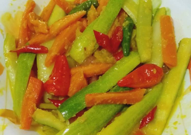 Resep Acar Kuning Timun &amp; Wortel yang Lezat