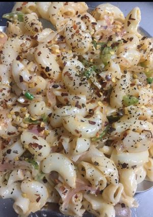 A picture of White pasta.