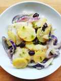 Baccalà con patate, cipolle rosse e olive taggiasche