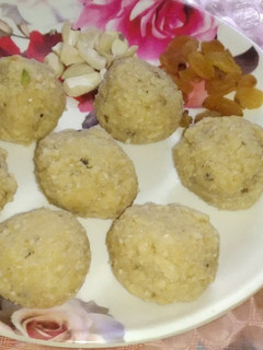 तिल मावा लड्डू (Til mawa laddu recipe in hindi) रेसिपी मुख्य फोटो
