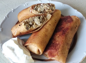 Фото Блины с курицей и грибами (Жюльен).