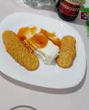 Queso crema y salsa de chipotle