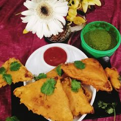 A picture of Bread pakoda (potato stuffed Bread pakoda).