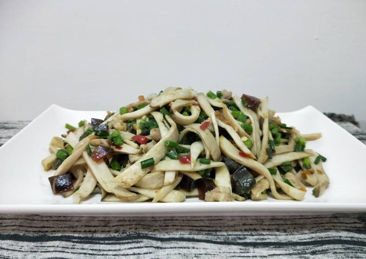 皮蛋韭菜炒麵