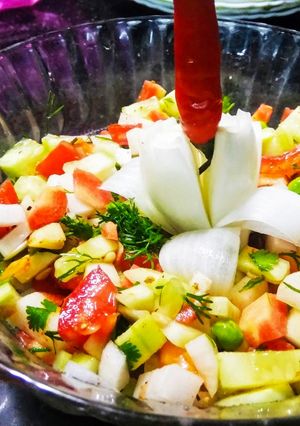 A picture of Kachumar salad in Italian style.