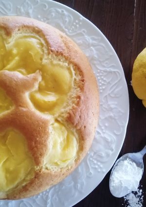 Foto di Torta Nua con crema pasticcera