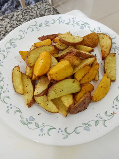 Una foto de Patatas rojas y amarillas (criollas) en Airfryer