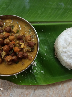 அரிசிப் புட்டு மற்றும் கடலை கறி (Arisi puttu and kadalai kari recipe in tamil) செய்முறை முக்கிய புகைப்படம்