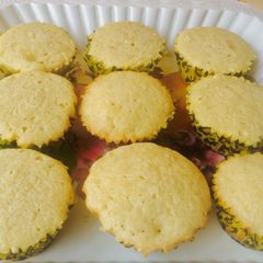 A picture of Vanilla Cup cakes.