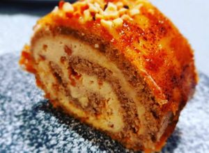 Foto principal de Bracito de turrón y yema quemada