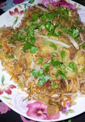 A picture of Haleem Choley Chawal.