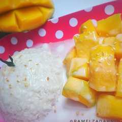 A picture of Mango sticky rice / ketan mangga ❤️.