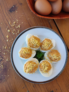 Una foto de Huevos rellenos de atún