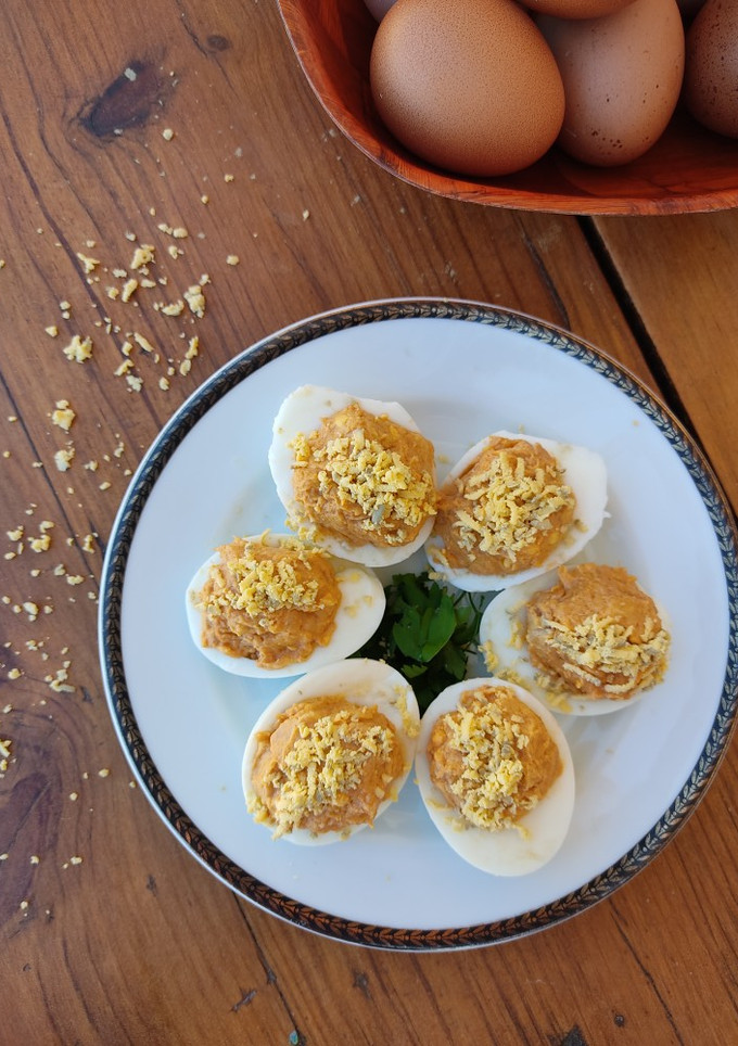 Una foto de Huevos rellenos de atún