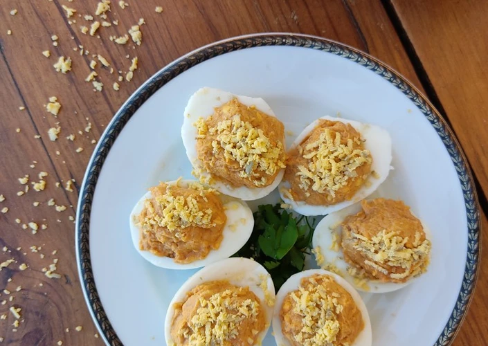 Receta Huevos rellenos de atún