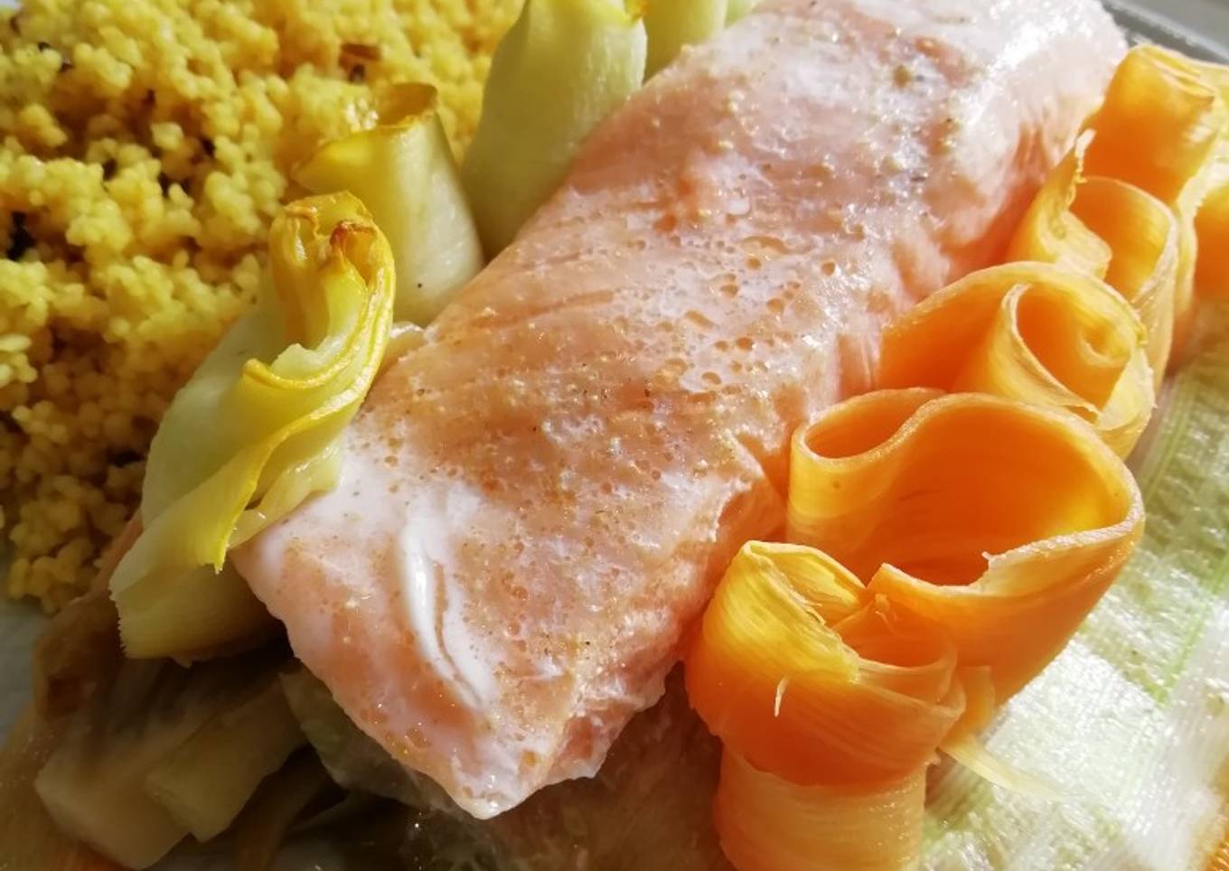 Papillote de saumon et légumes de saison