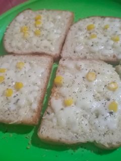 ચીઝ ગાર્લિક બ્રેડ (cheese Garlic bread recipe in gujarati) રેસીપી મુખ્ય ફોટો