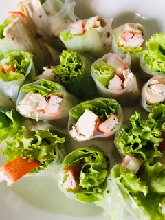 A picture of สลัดโรลง่ายๆจากของเหลือติดตู้เย็น #กินผักรักสุขภาพ1.