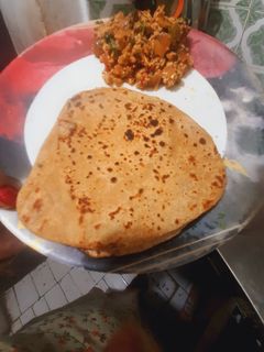 तिकोना पराठा(tikona paratha recipe in hindi) रेसिपी मुख्य फोटो