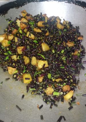 सेंगरी आलू (sengari aloo recipe in Hindi) रेसिपी मुख्य फोटो