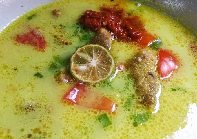 Soto ayam betawi kuah santan susu