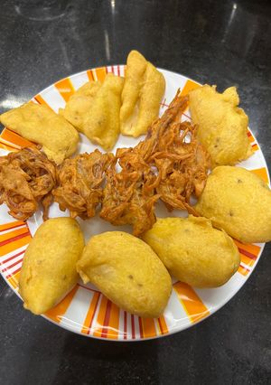 A picture of Bhajiya Platter.